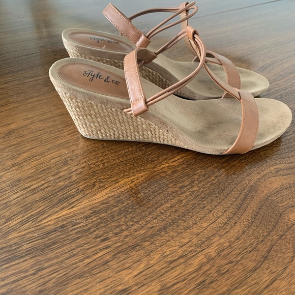 Style & Co Strappy Sandals - Picture 4 of 5